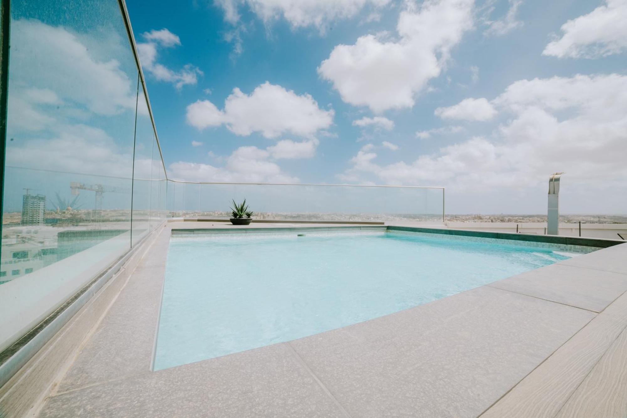 Park Heights By The Warren Collection Apartment Msida Bagian luar foto