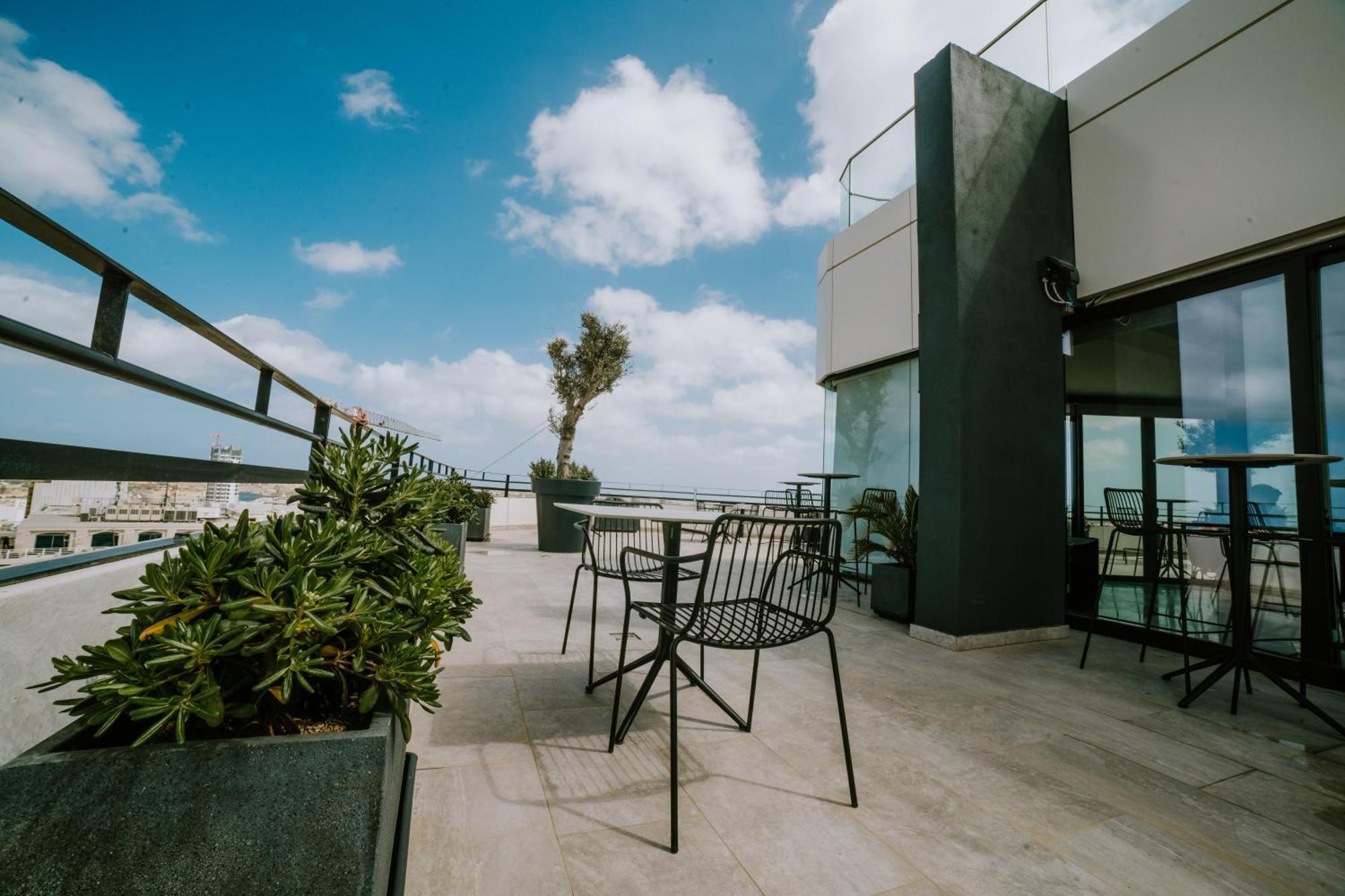 Park Heights By The Warren Collection Apartment Msida Bagian luar foto